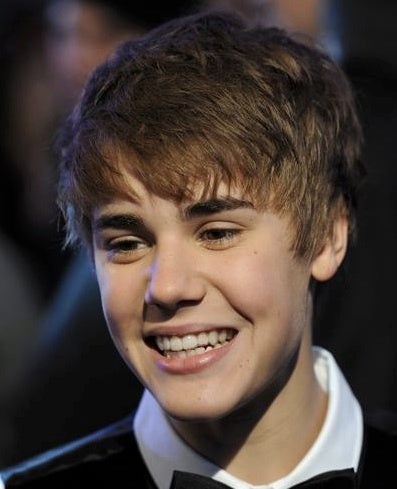 justin bieber smiling with teeth. Justin Bieber was spotted