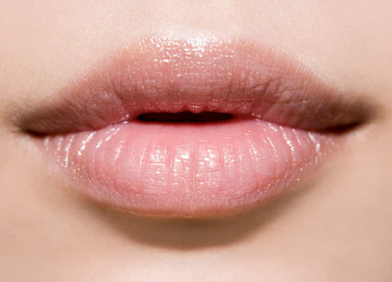 Lift edge filler, the latest lip-filling technique from Korea, lifts and fills the edges of the lips, creating the appearance of a perma-smile.