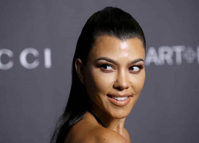 After noticing traction alopecia—a type of hair loss caused by the repetitive pulling of hair—Kourtney Kardashian decided to try PRP for hair loss.