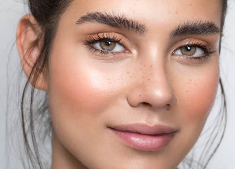 Brow pencil, microblading, brow lift, or eyebrow transplant—which is your way to bold brows? We break it down in our ultimate guide to better brows.