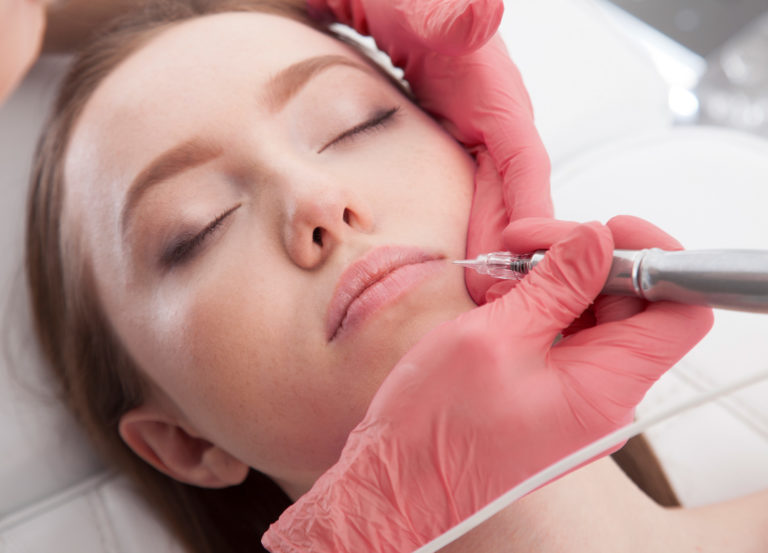 The Plasma Pen can help treat wrinkles, stretch marks, and more. Some doctors like it, while others don’t recommend it at all. What’s the deal?