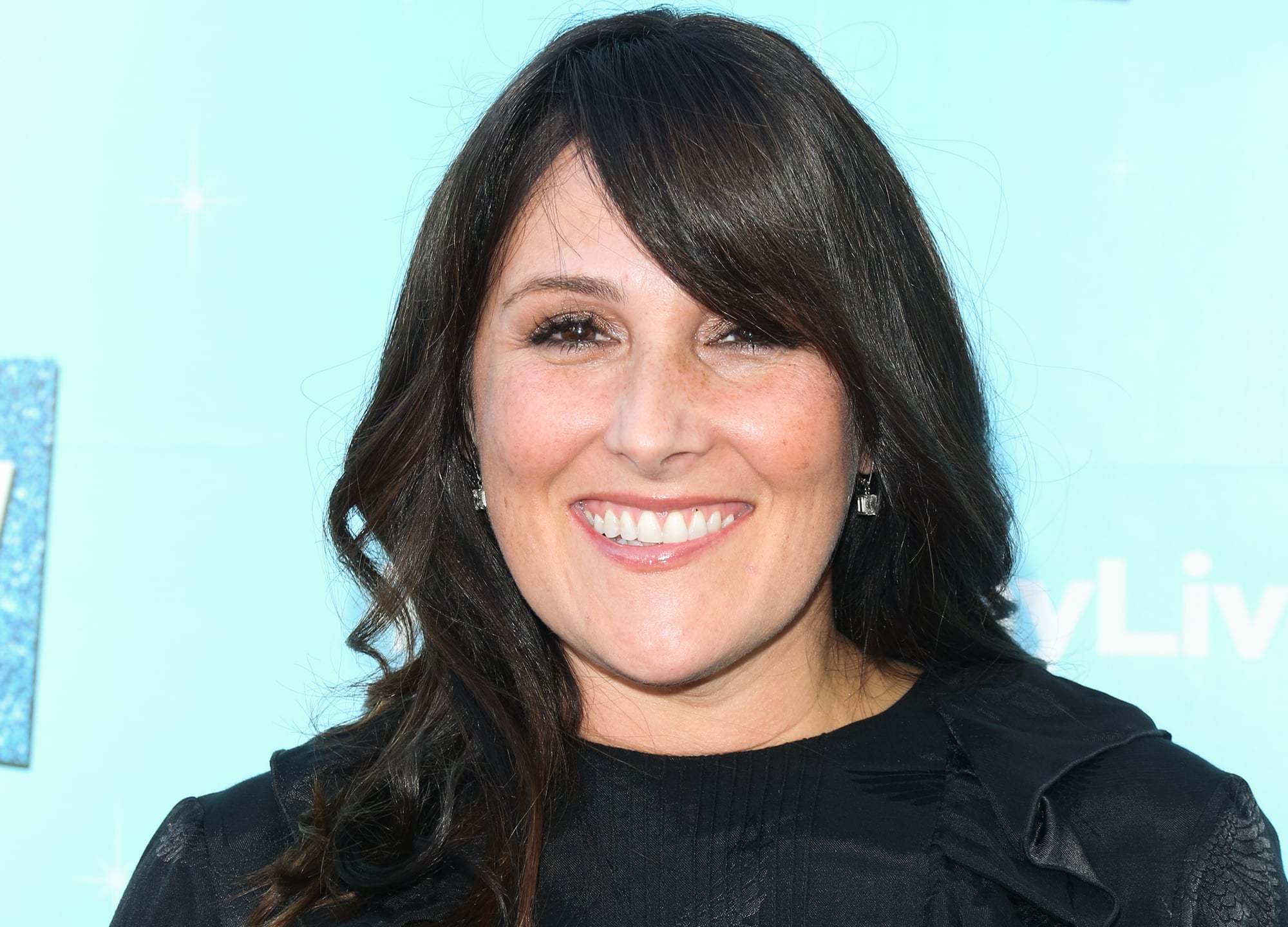 Ricki Lake Shaves Her Head After 30 Years Of Hair Loss Realself News