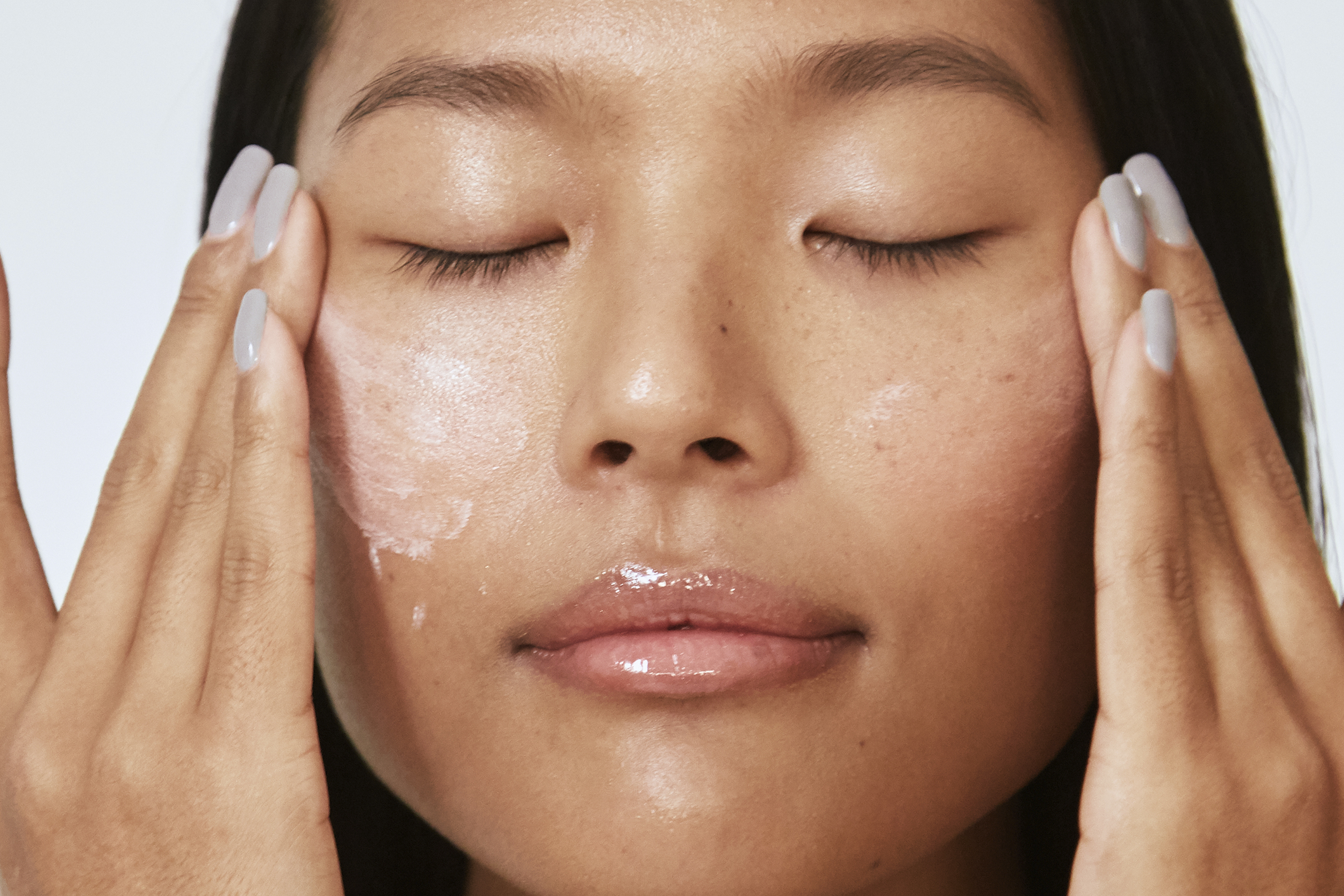 Stress can do real damage to complexion; but even when stress is as unavoidable, there are ways to prevent it from wreaking complete havoc on skin.
