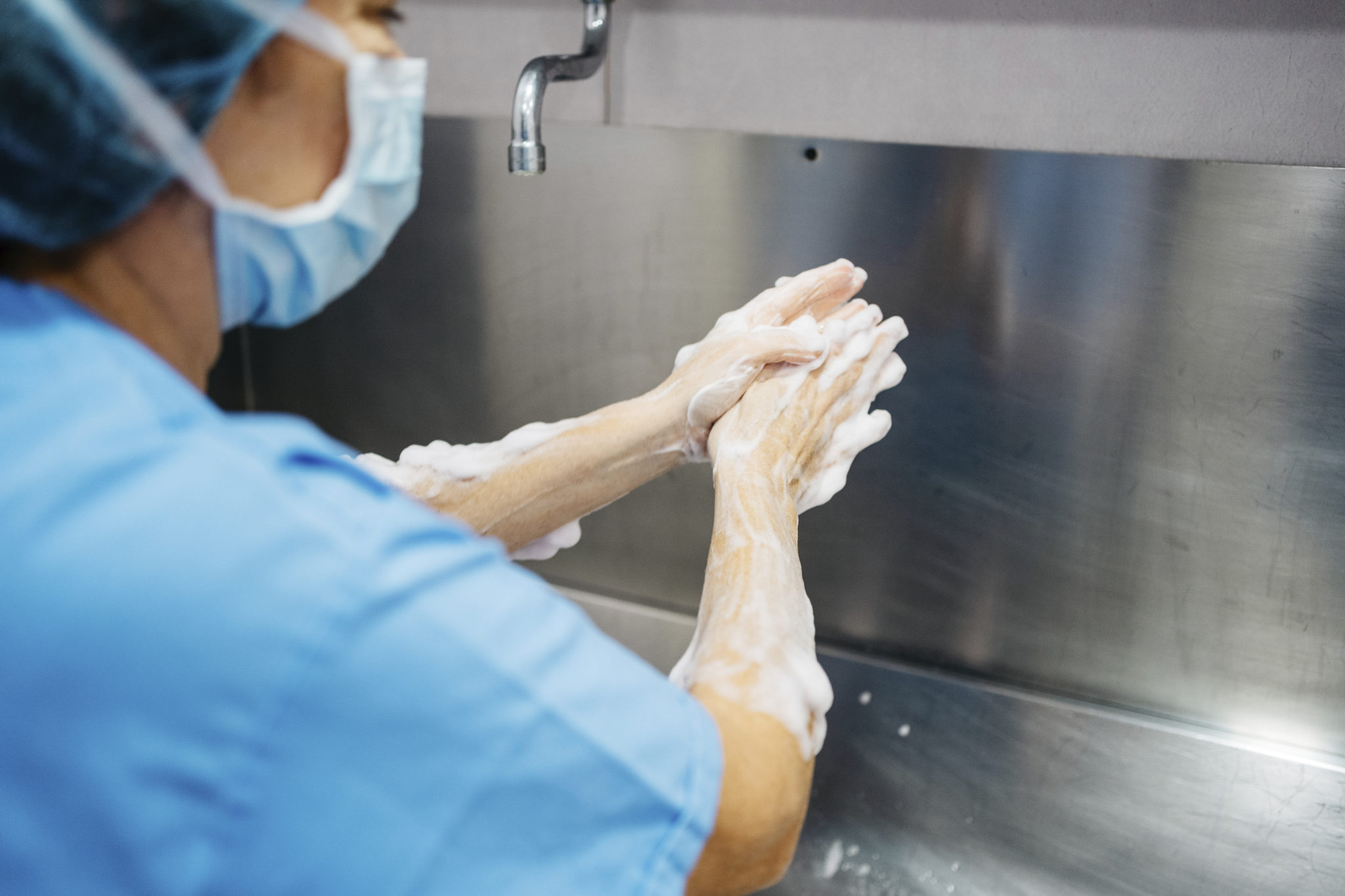 How to Wash Your Hands Like a Surgeon RealSelf News