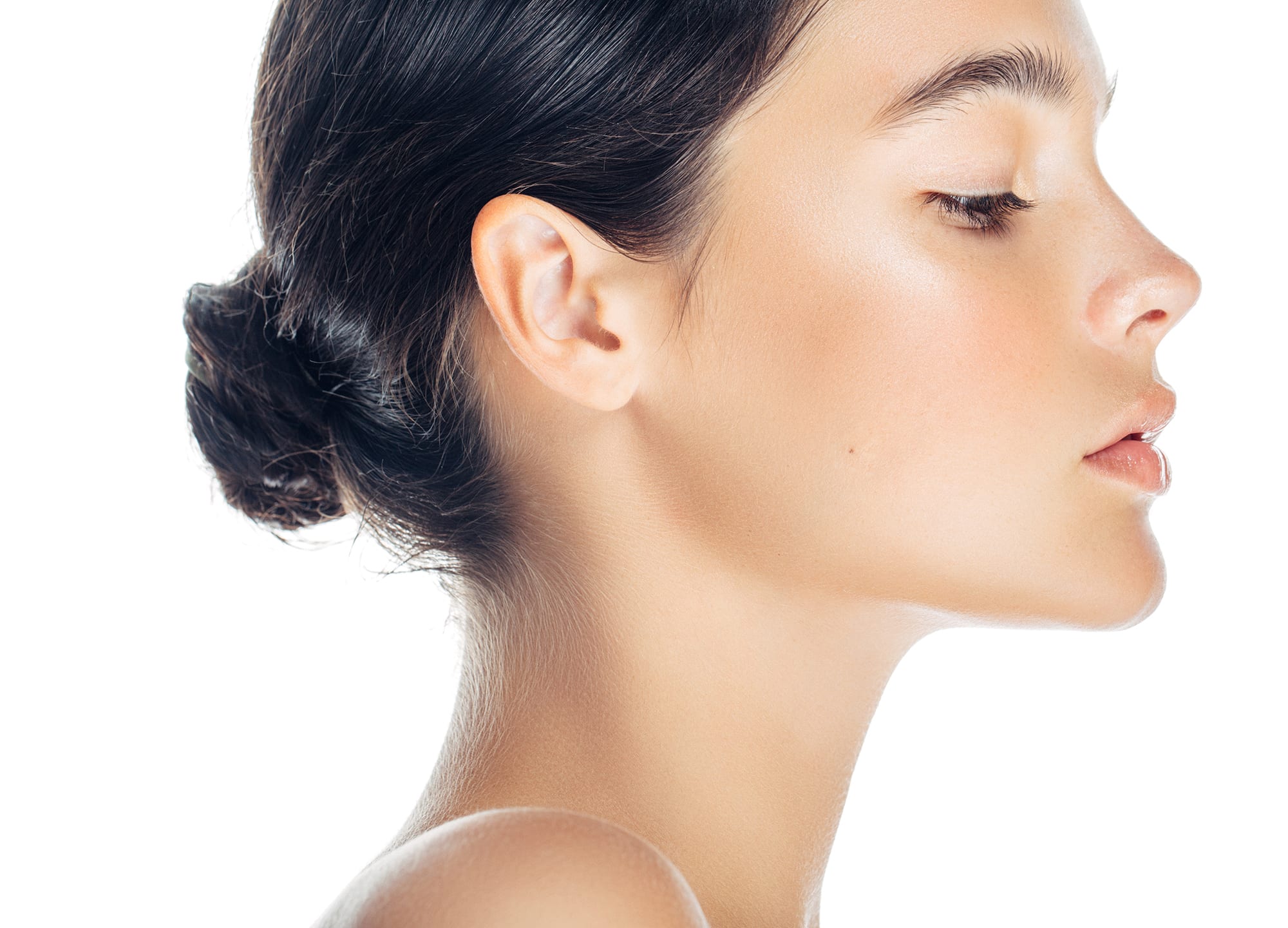 Aquagold is a microinfusion facial that can help with acne, rosacea, and pigmentation. Experts weight in on this influencer-favorite treatment.