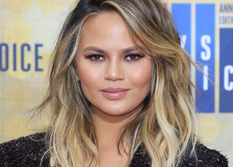 More than a month since having breast implant removal surgery, Chrissy Teigen has continued to share candid photos and thoughts on the experience and scars.