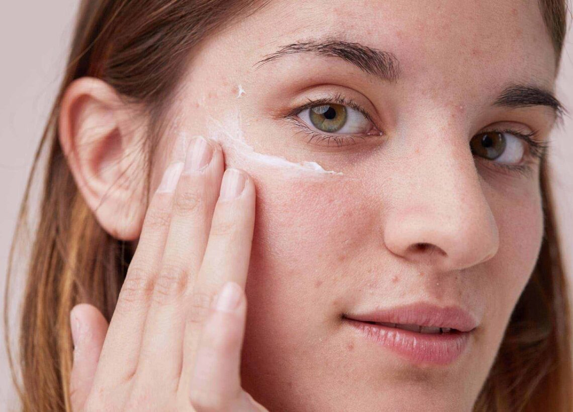 9 Best Sunscreens for Melasma & Hyperpigmentation RealSelf News