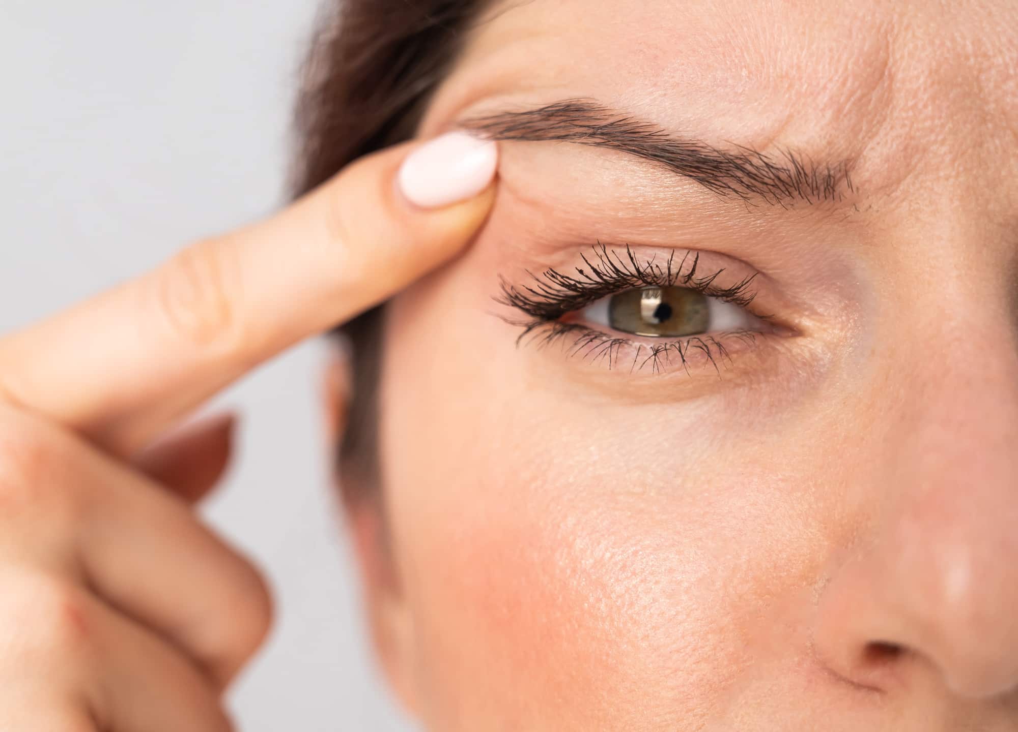 6 Things Not to Do After Eyelid Surgery - article image